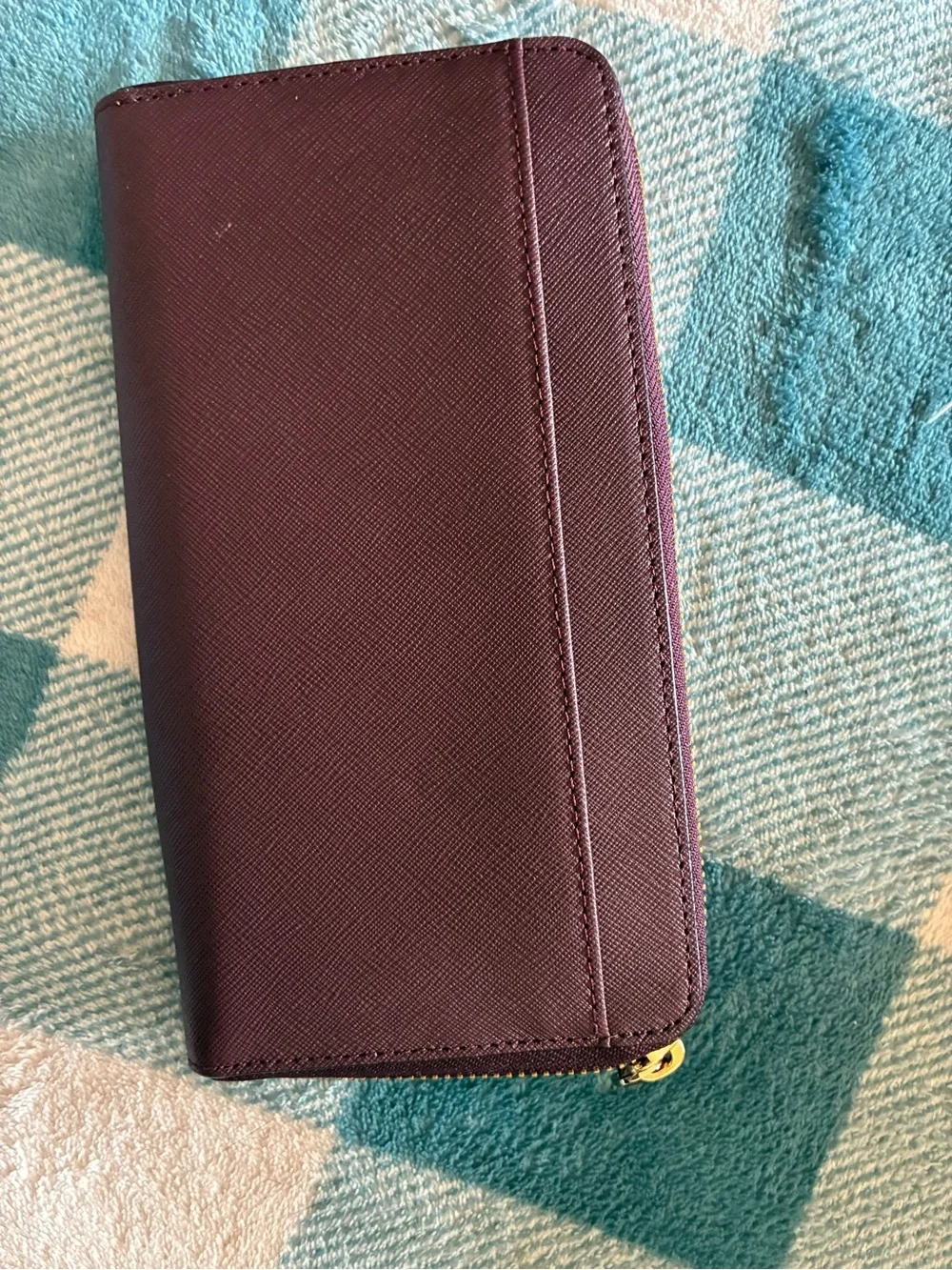 kate spade plum/burgundy zip-around card wallet with gold logo